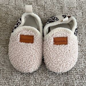 Toddler Fuzzy White Shoes Slippers